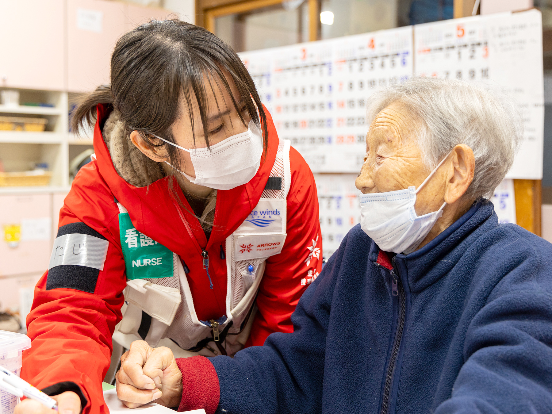 避難所で看護師が健康相談を実施 ©PW